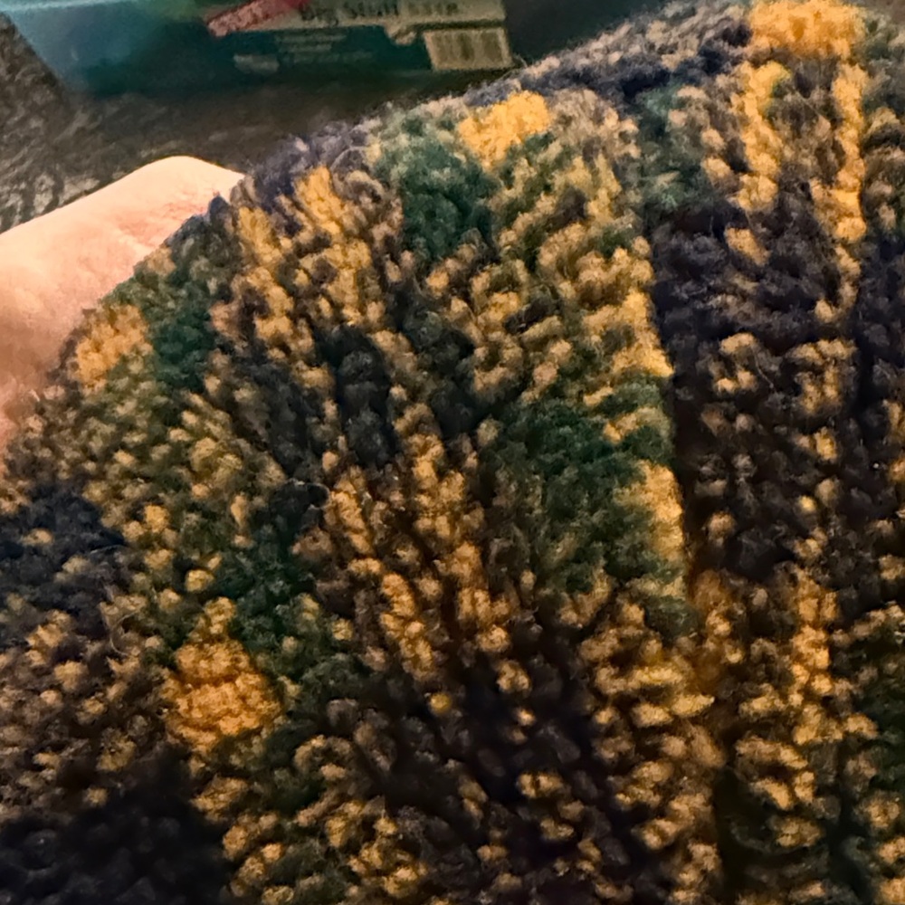 Plaid fleece lined slouch hat - Picture 2 of 4